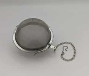 Tea ball with chain